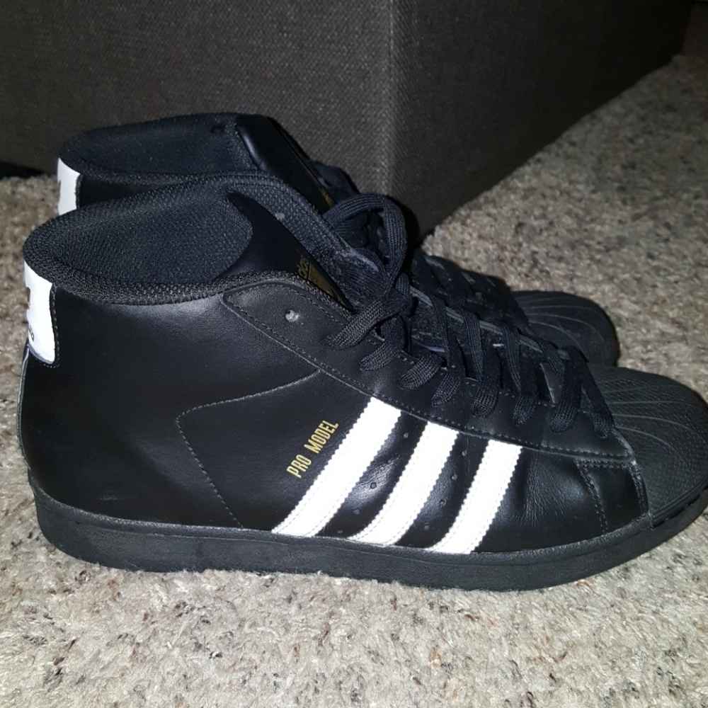 Adidas Pro Model mid cut
